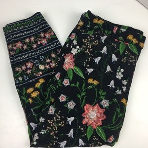 Old Navy Pixie Black Floral Cotton Pants Capris